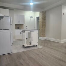 Building Photo - 544 McDonnel St