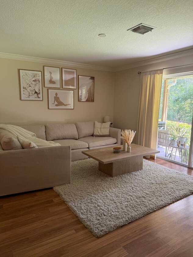 Foto principal - 2759 SE Birmingham Dr