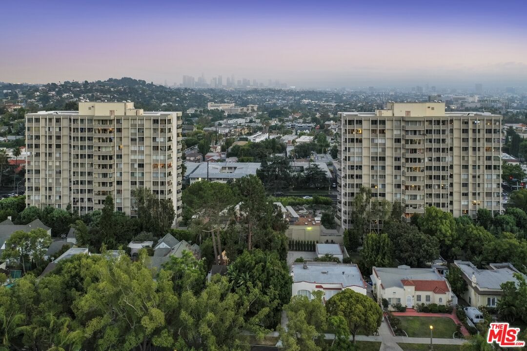 Building Photo - 4411 Los Feliz Blvd