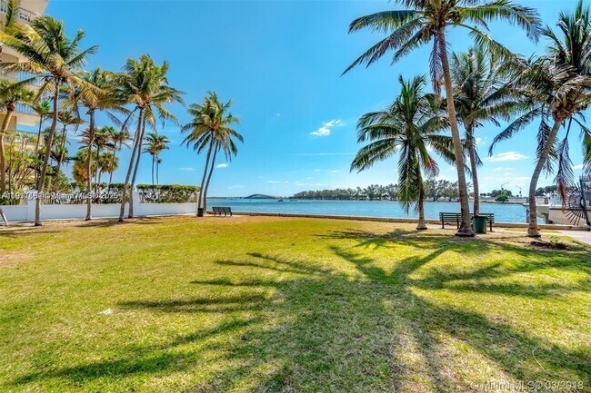 Foto del edificio - 150 SE 25th Rd