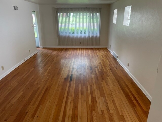 Foto del edificio - 7560 Ahern Ave