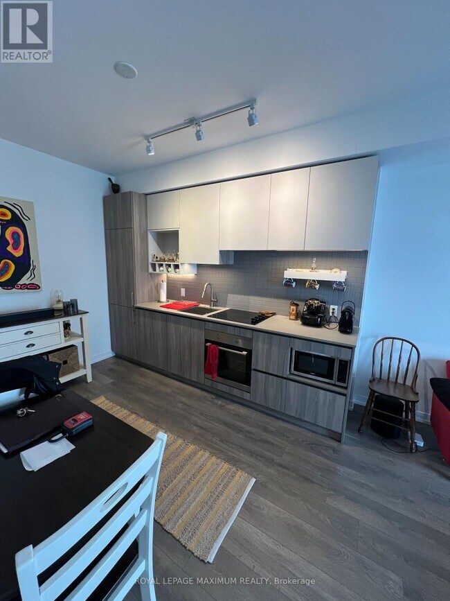 Photo du bâtiment - 950 Portage Pkwy