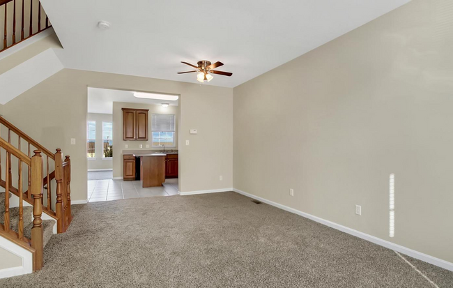 Foto del edificio - Available Now - Desired 3 Bedroom 2.5 Bath...