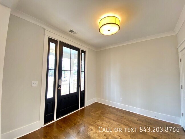 Foto del edificio - 478 Woodspring Rd