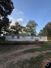 Building Photo - 252 Little Pond Ln
