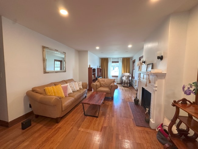 Foto del edificio - 303 N Delphine Ave