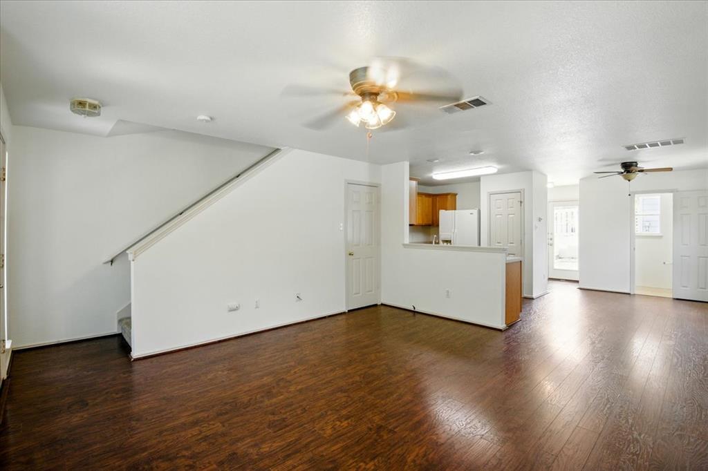 Foto principal - 508 Crater Lake Dr