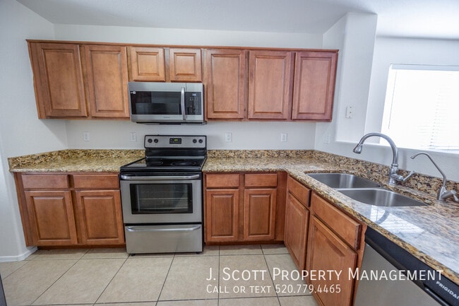 Building Photo - 2174 W Kristina Ave