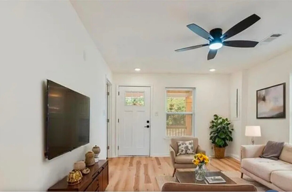 Foto principal - 113 Nowell St