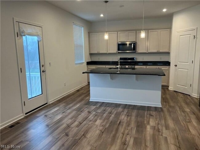 Building Photo - 63 Woodhull Cir