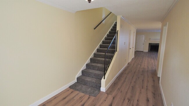 Foto del edificio - 15312 Gorham Dr