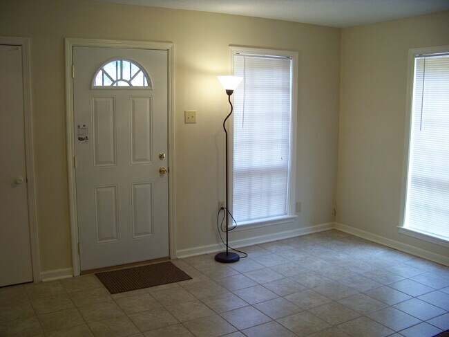 Living Room - 3413 Keystone Ave