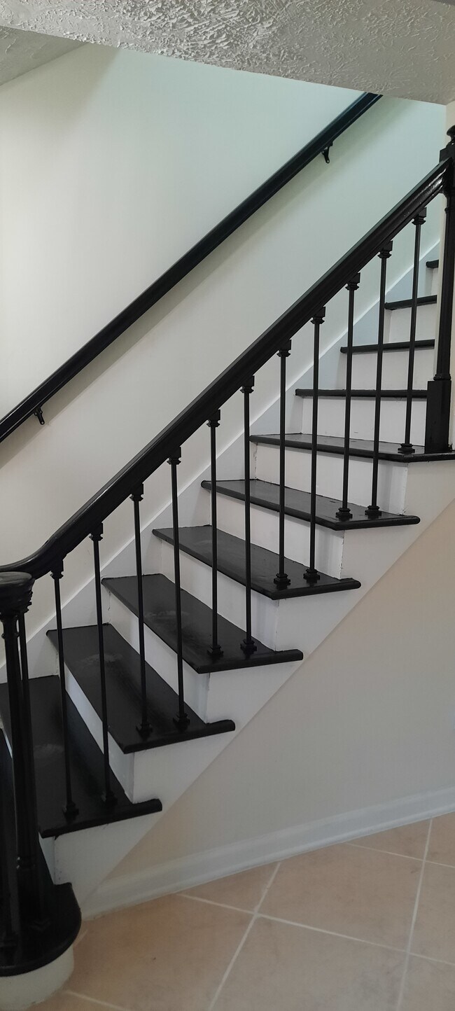 Foto del edificio - 4870 Woodhurst Way