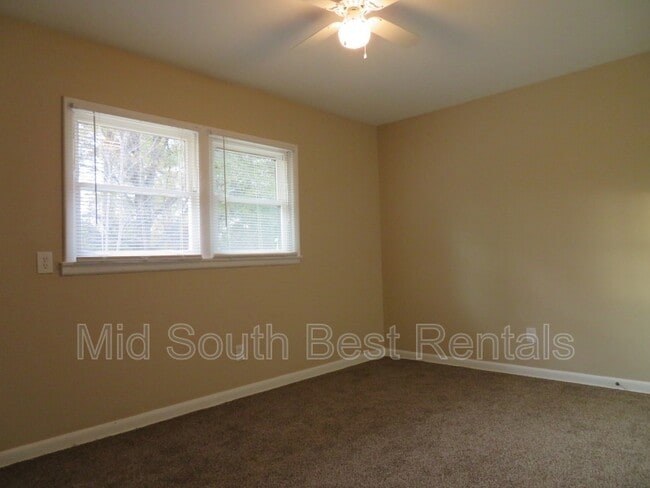 Building Photo - 4563 Windward Dr