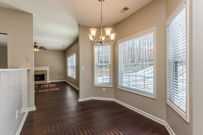 Foto del edificio - 201 Hunt Creek Dr