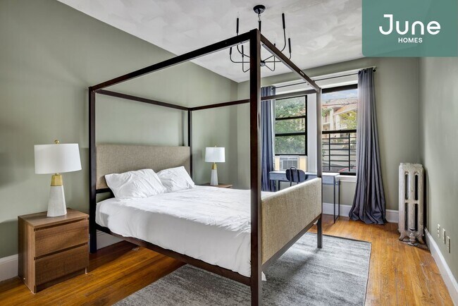 Foto del edificio - ROOM ONLY in 3-bed/2.0-bath Home