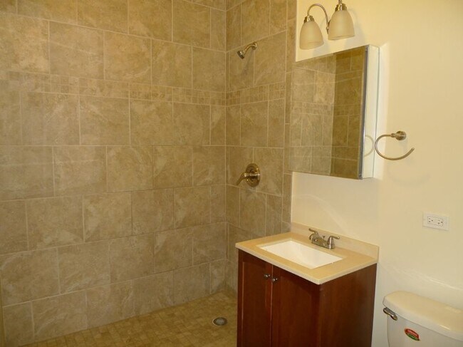 Foto del edificio - 1262 W Leland Ave