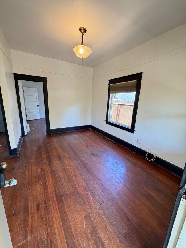 Foto del edificio - Quaint 2BD/1BA house in La Mesa Village available now for a 1-year lease!