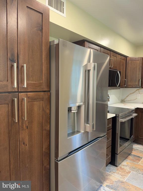 Foto del edificio - 3881 Porter St NW