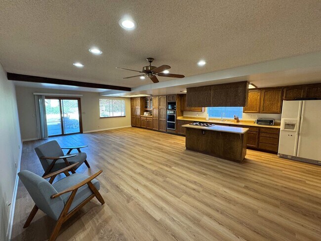 Foto del edificio - Spacious Central Ventura Home