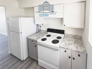Building Photo - 7120 N 66th Dr