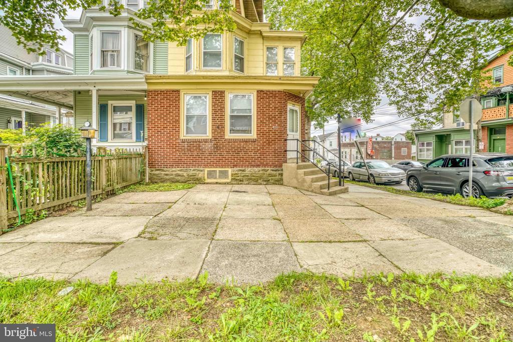 Foto principal - 121 Central Ave