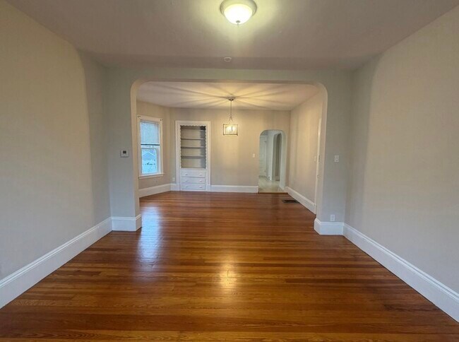 Foto del edificio - 10 Lambert Ave