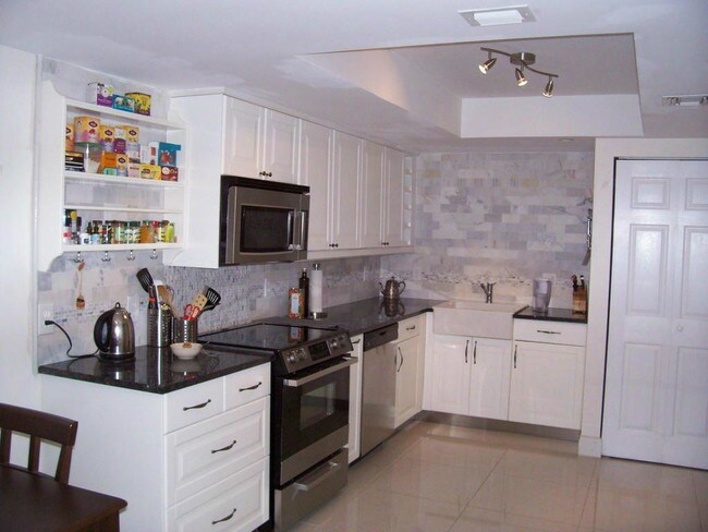 Foto del edificio - 5951 Wellesley Park Dr
