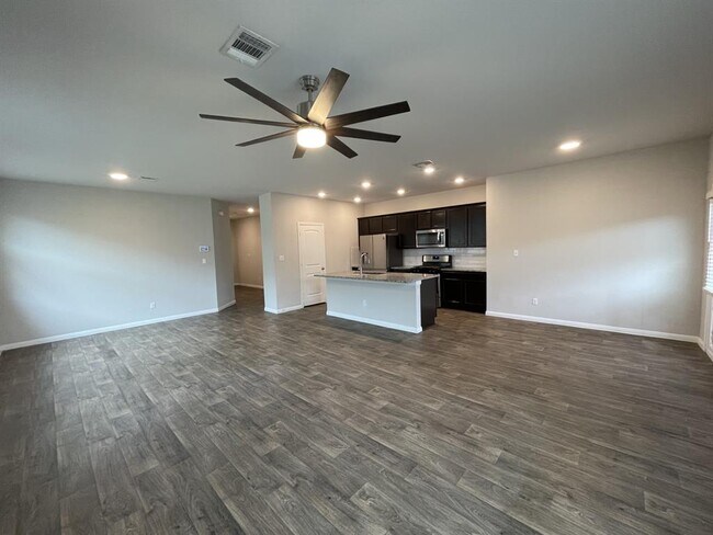 Building Photo - 222 Baron Creek Trail