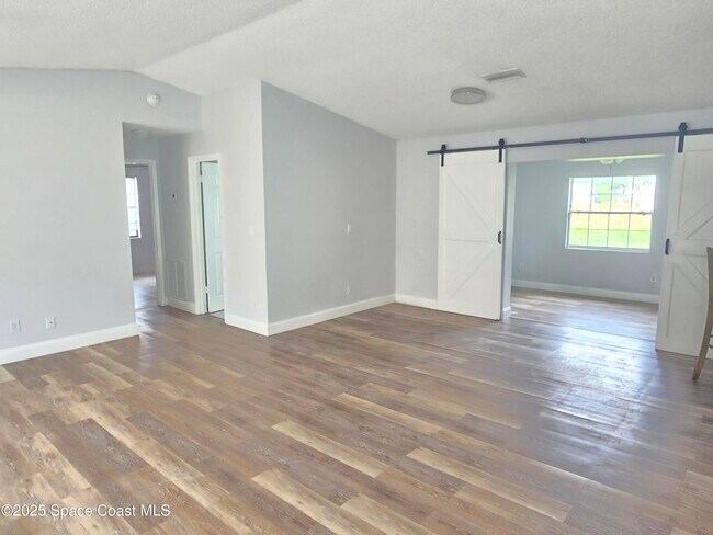 Foto del edificio - 1219 Meissen Ave NW