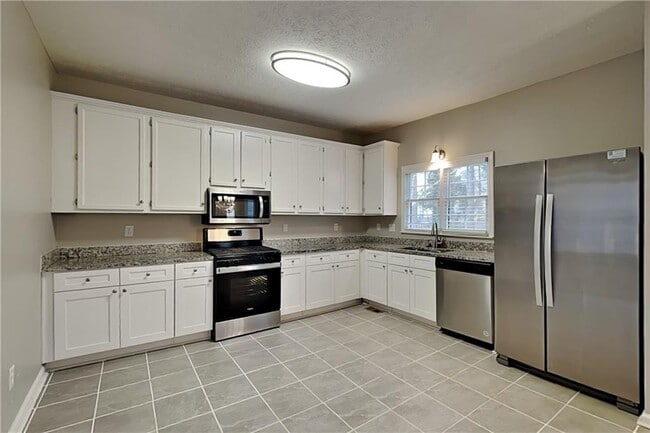 Building Photo - 1630 Willow Way