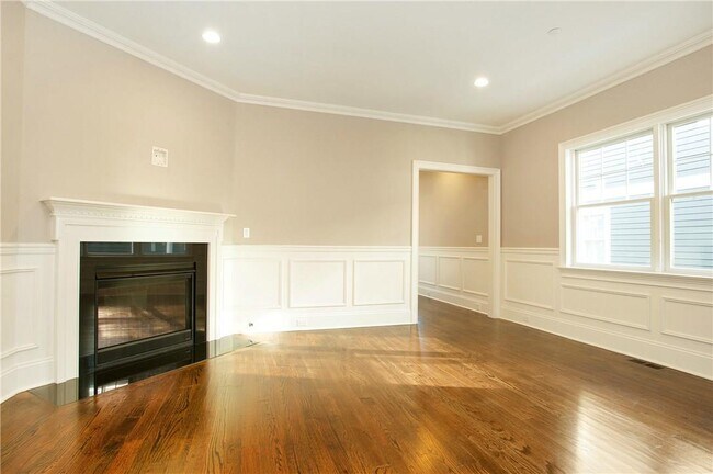 Foto del edificio - 150 Woodside Ave