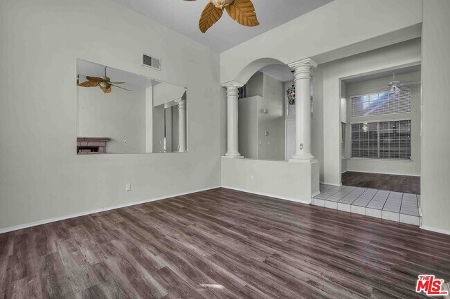 Foto del edificio - 40945 Marble Ct