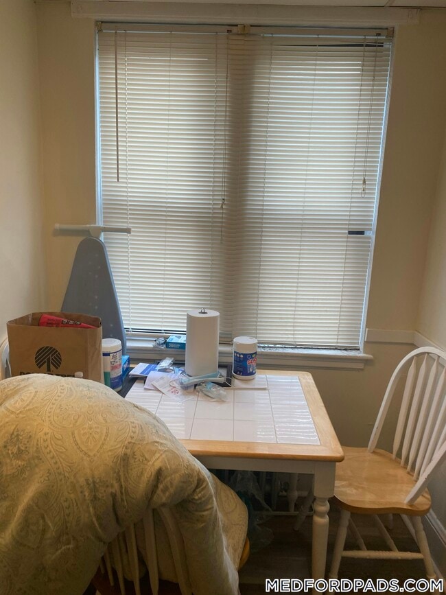 Building Photo - 53 Fellsway W