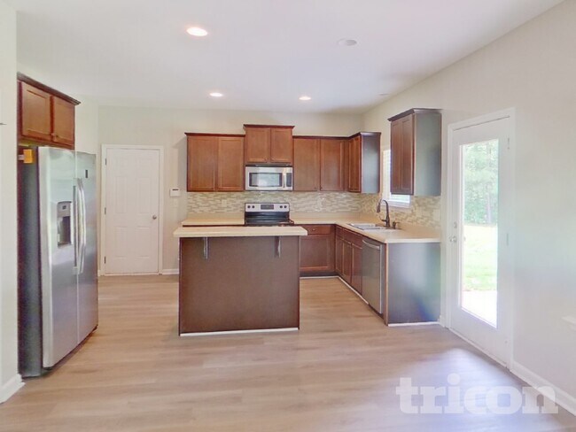 Foto del edificio - 155 Hickory Hills Dr