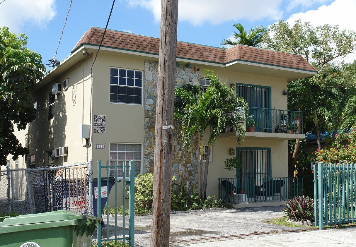 Building Photo - 1320 NW 5th St