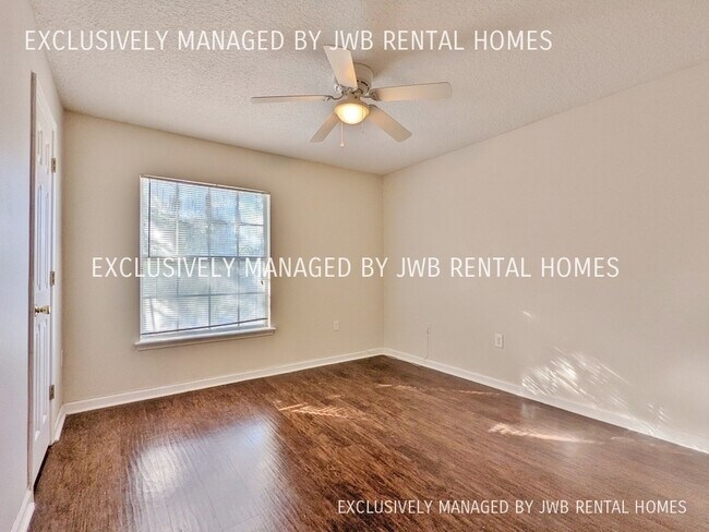 Building Photo - 8446 McGirts Village Ln