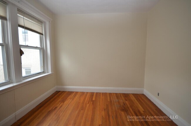 Building Photo - 8 Egremont Rd