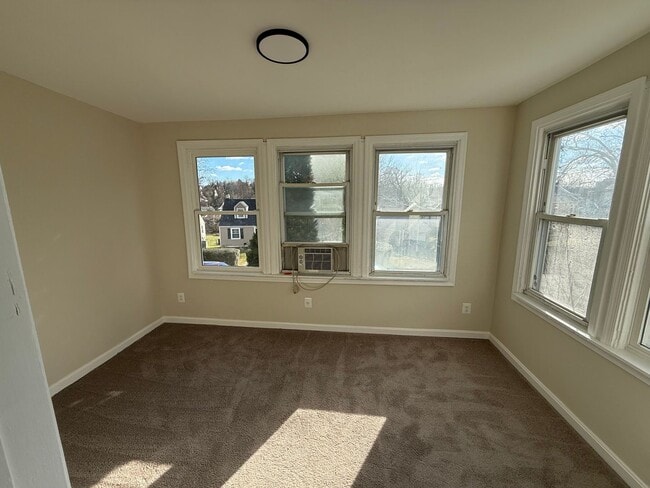 Building Photo - 1 Bedroom Apartment Available Today in Baltimore County!