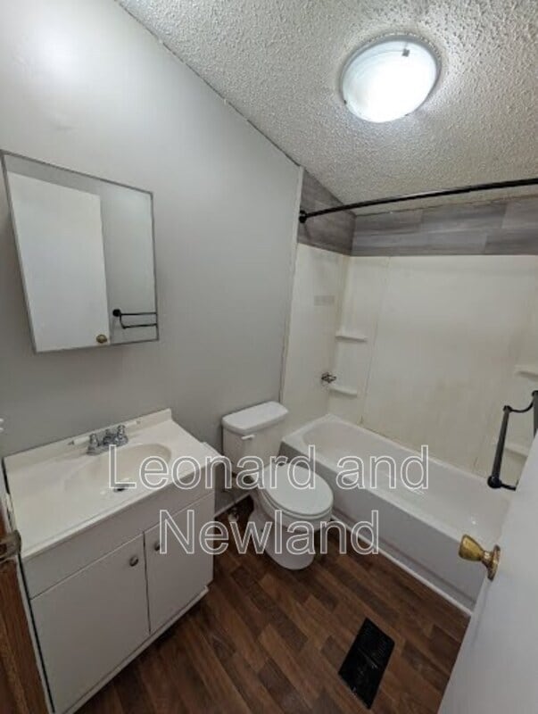Building Photo - 515 Orme Ave
