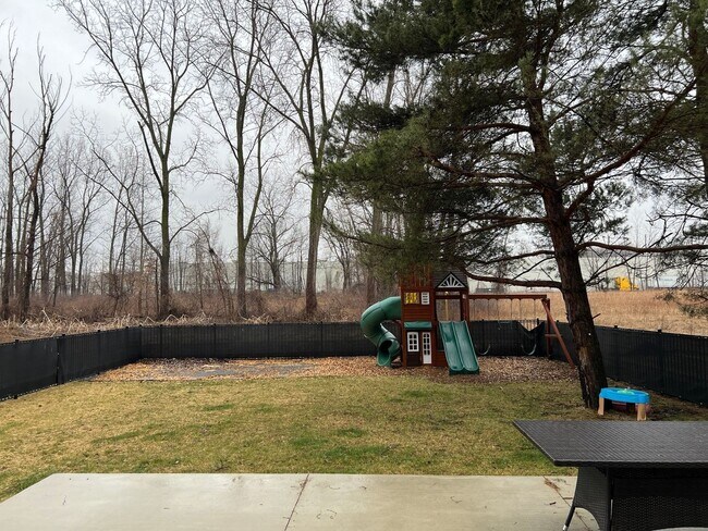 Foto del edificio - 13788 Grandeur Ave