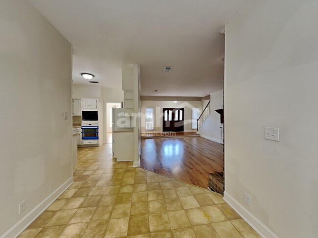 Foto del edificio - 7012 Poplar Creek Trce