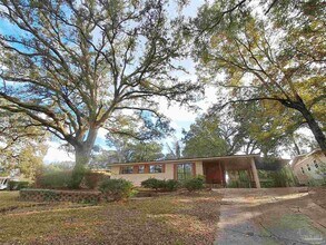 Building Photo - 4929 Springhill Dr