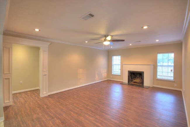 Foto del edificio - 3205 Charleston St