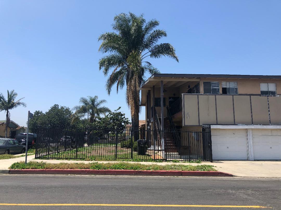 Primary Photo - 8119 S Denker Ave