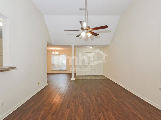 Foto del edificio - 1315 Chatman Cove