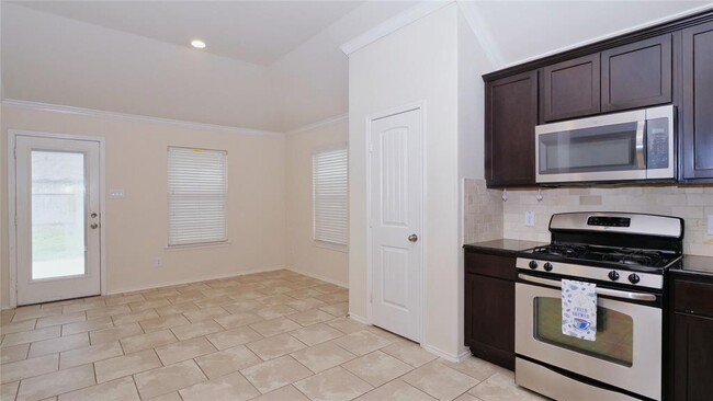 Building Photo - 6826 Lantern Hill Ln