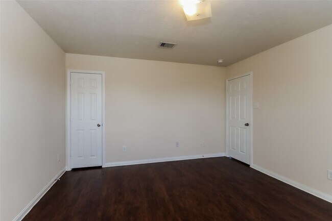 Foto del edificio - 2411 Sailors Way