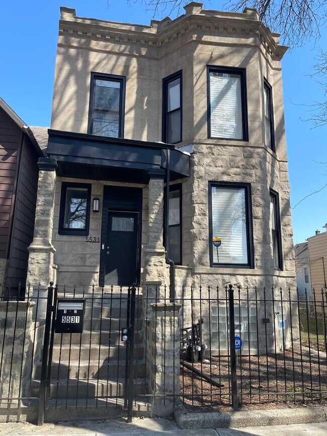 Building Photo - 5531 S May St