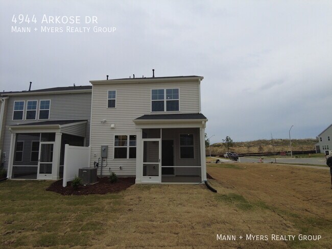 Building Photo - 4944 Arkose Dr